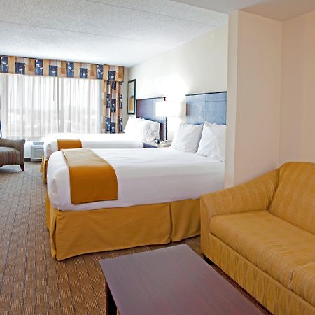 Holiday Inn Express & Suites Columbus At Northlake By Ihg Dış mekan fotoğraf
