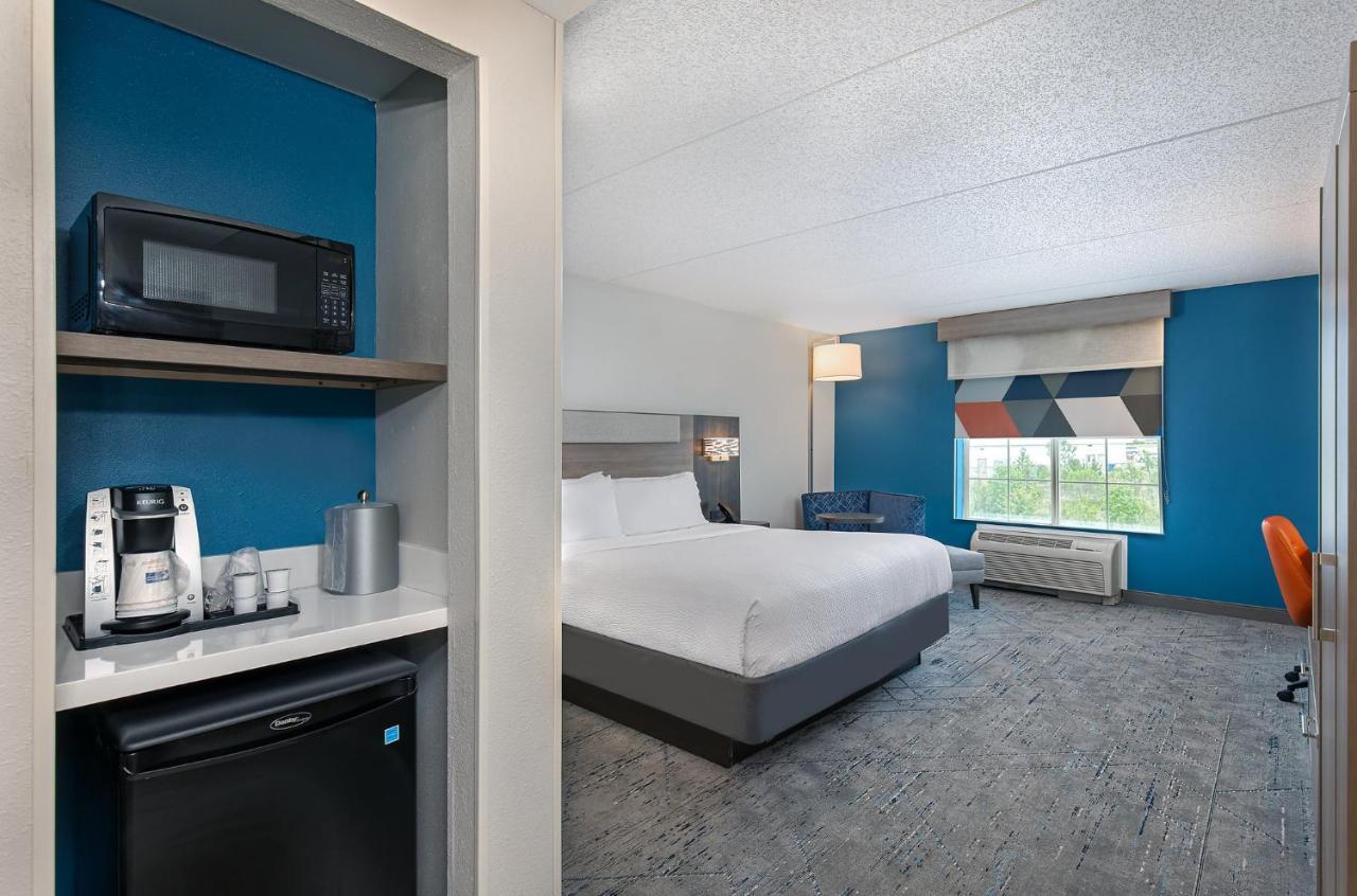 Holiday Inn Express & Suites Columbus At Northlake By Ihg Dış mekan fotoğraf