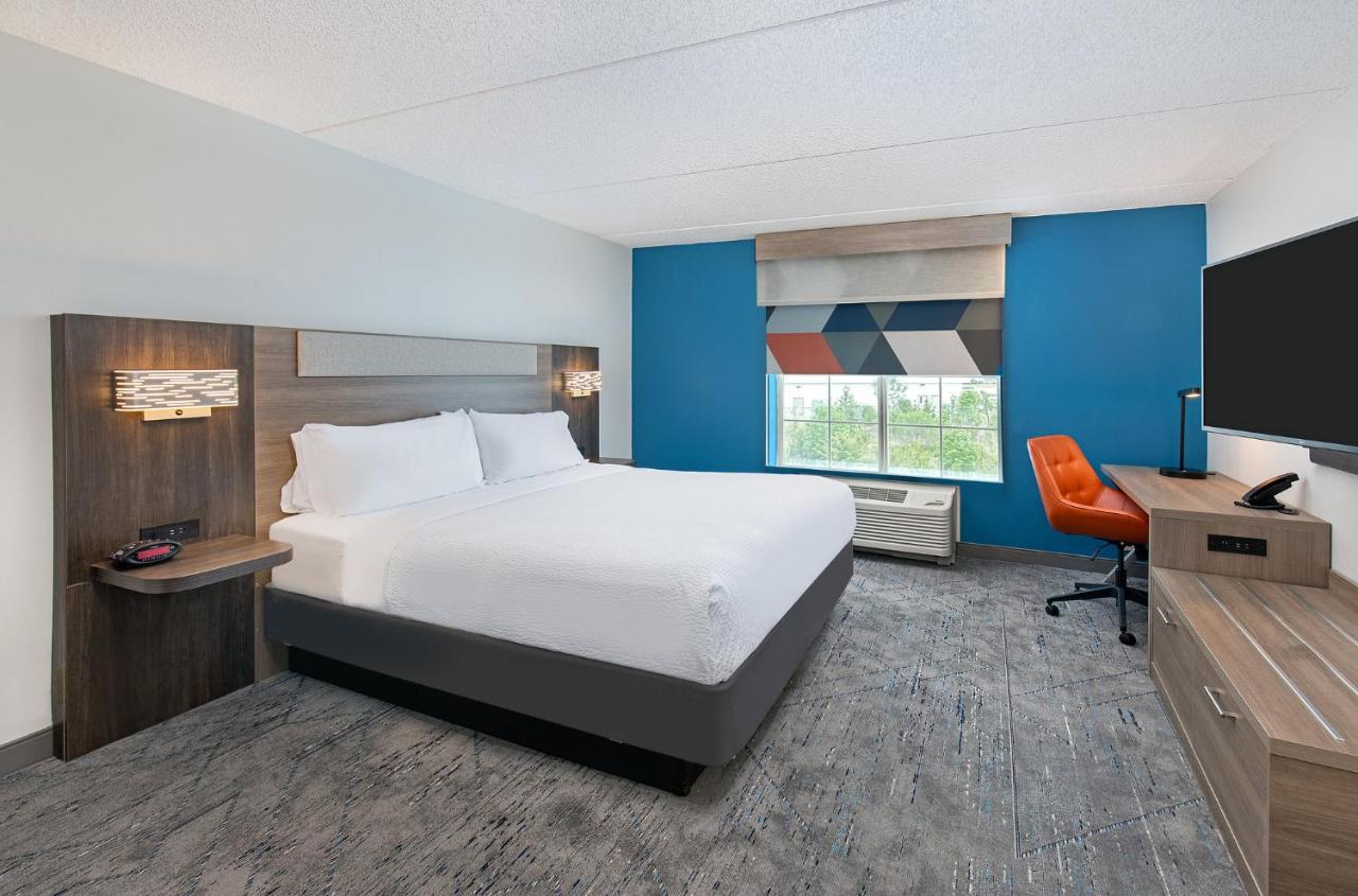 Holiday Inn Express & Suites Columbus At Northlake By Ihg Dış mekan fotoğraf