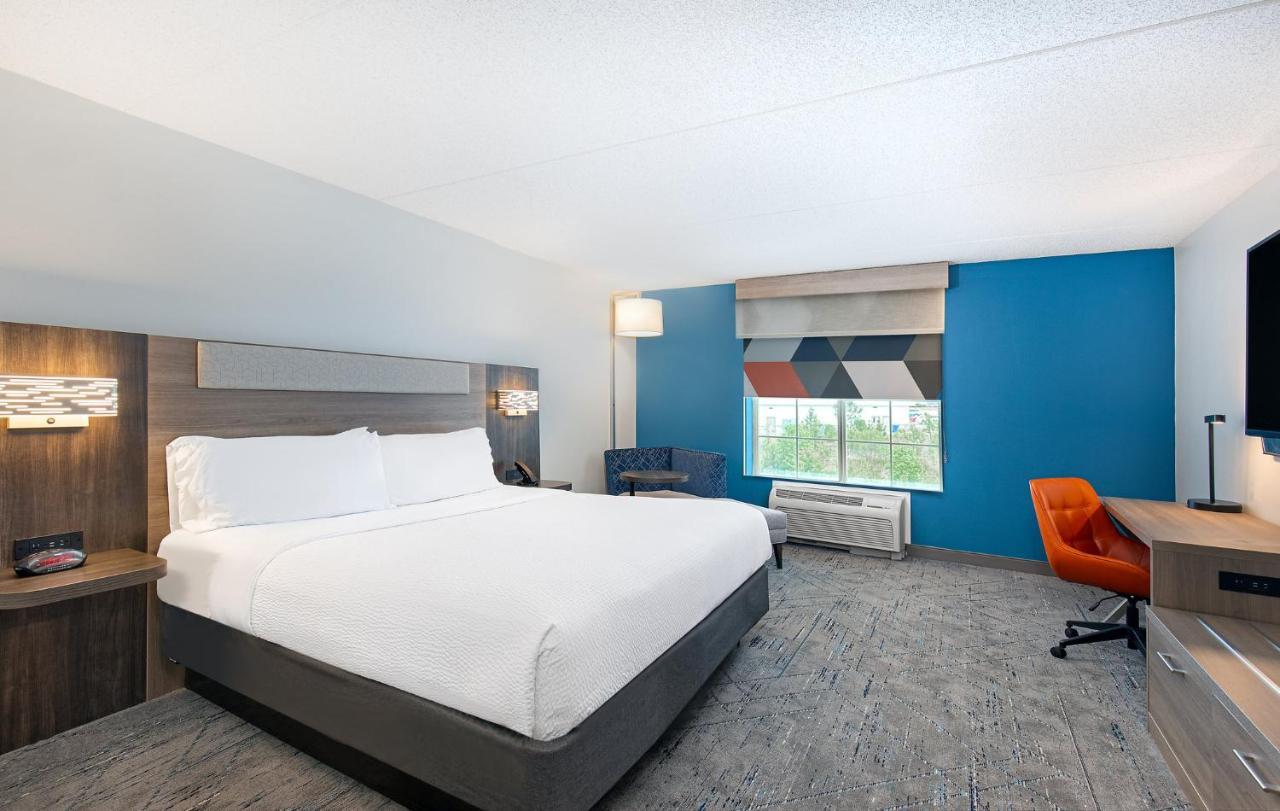 Holiday Inn Express & Suites Columbus At Northlake By Ihg Dış mekan fotoğraf