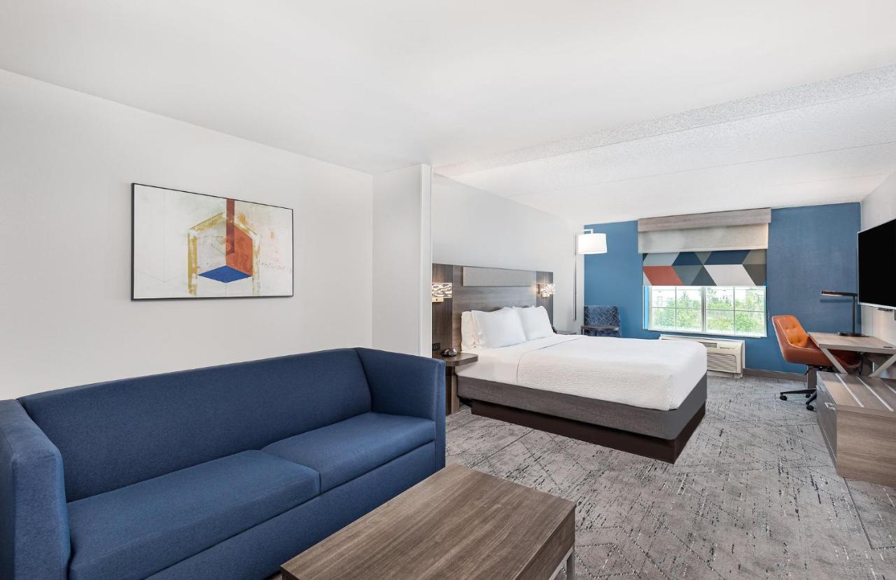 Holiday Inn Express & Suites Columbus At Northlake By Ihg Dış mekan fotoğraf