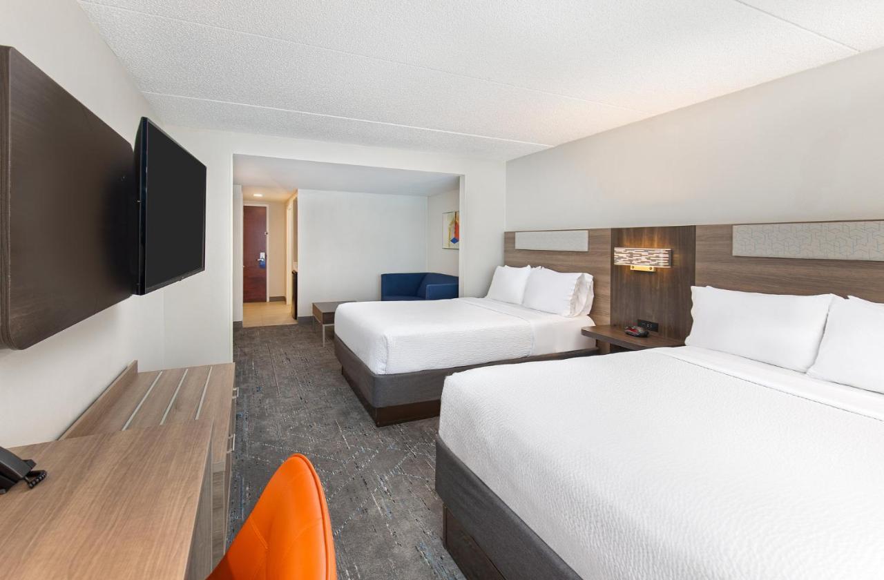 Holiday Inn Express & Suites Columbus At Northlake By Ihg Dış mekan fotoğraf