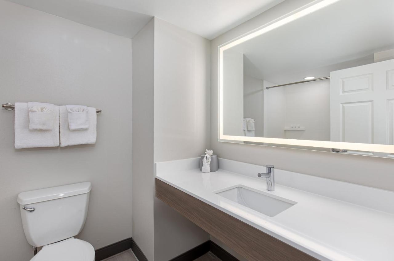 Holiday Inn Express & Suites Columbus At Northlake By Ihg Dış mekan fotoğraf