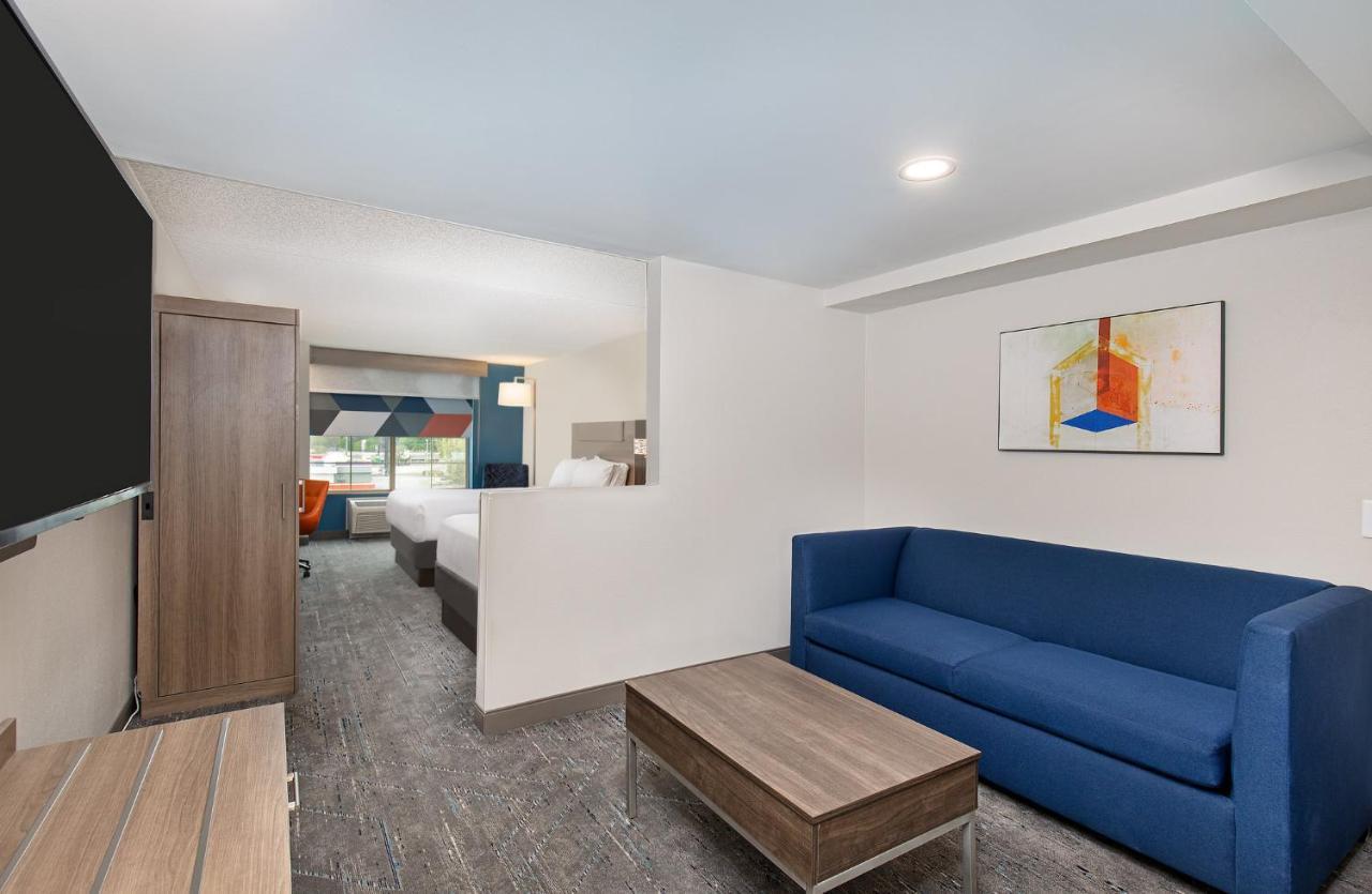 Holiday Inn Express & Suites Columbus At Northlake By Ihg Dış mekan fotoğraf