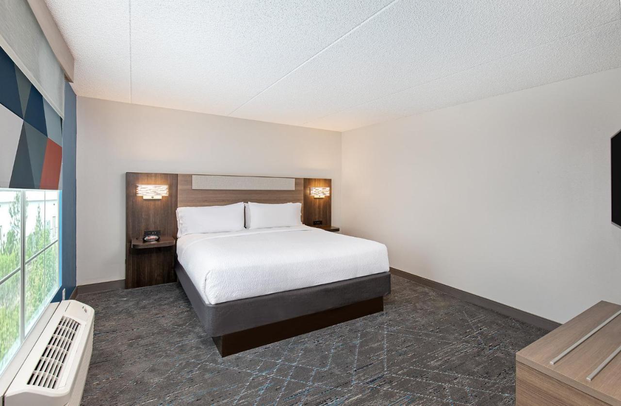 Holiday Inn Express & Suites Columbus At Northlake By Ihg Dış mekan fotoğraf