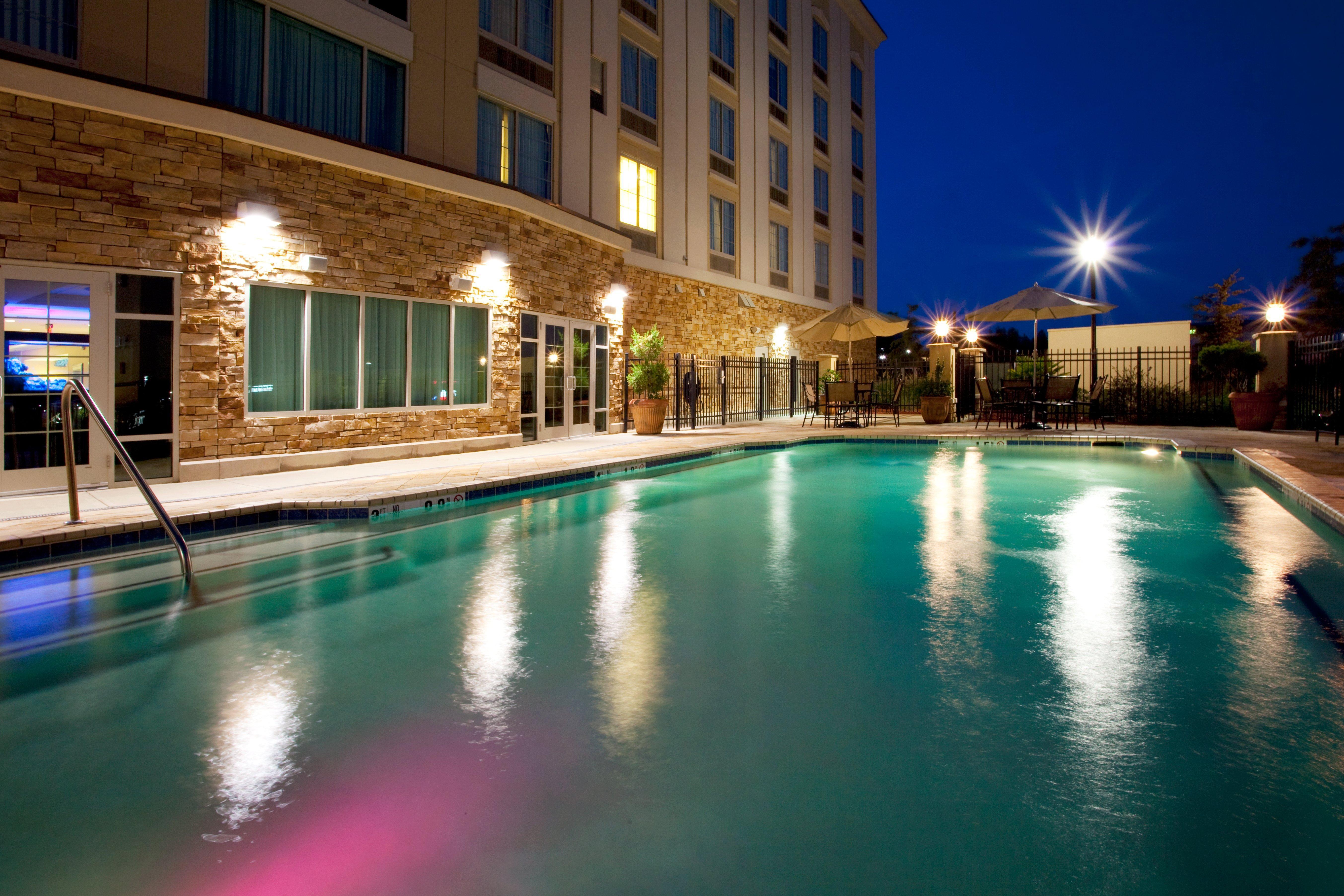 Holiday Inn Express & Suites Columbus At Northlake By Ihg Dış mekan fotoğraf
