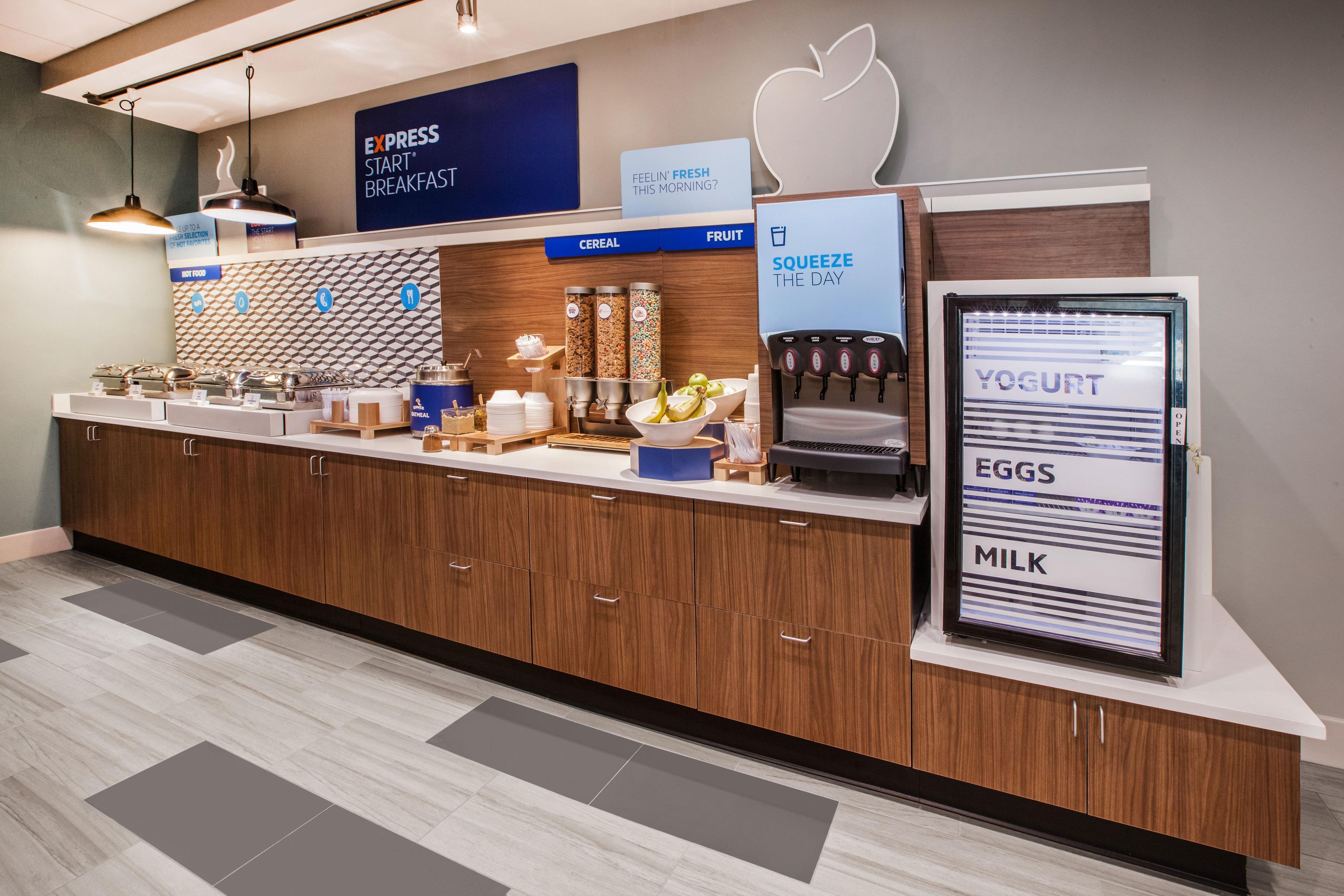 Holiday Inn Express & Suites Columbus At Northlake By Ihg Dış mekan fotoğraf